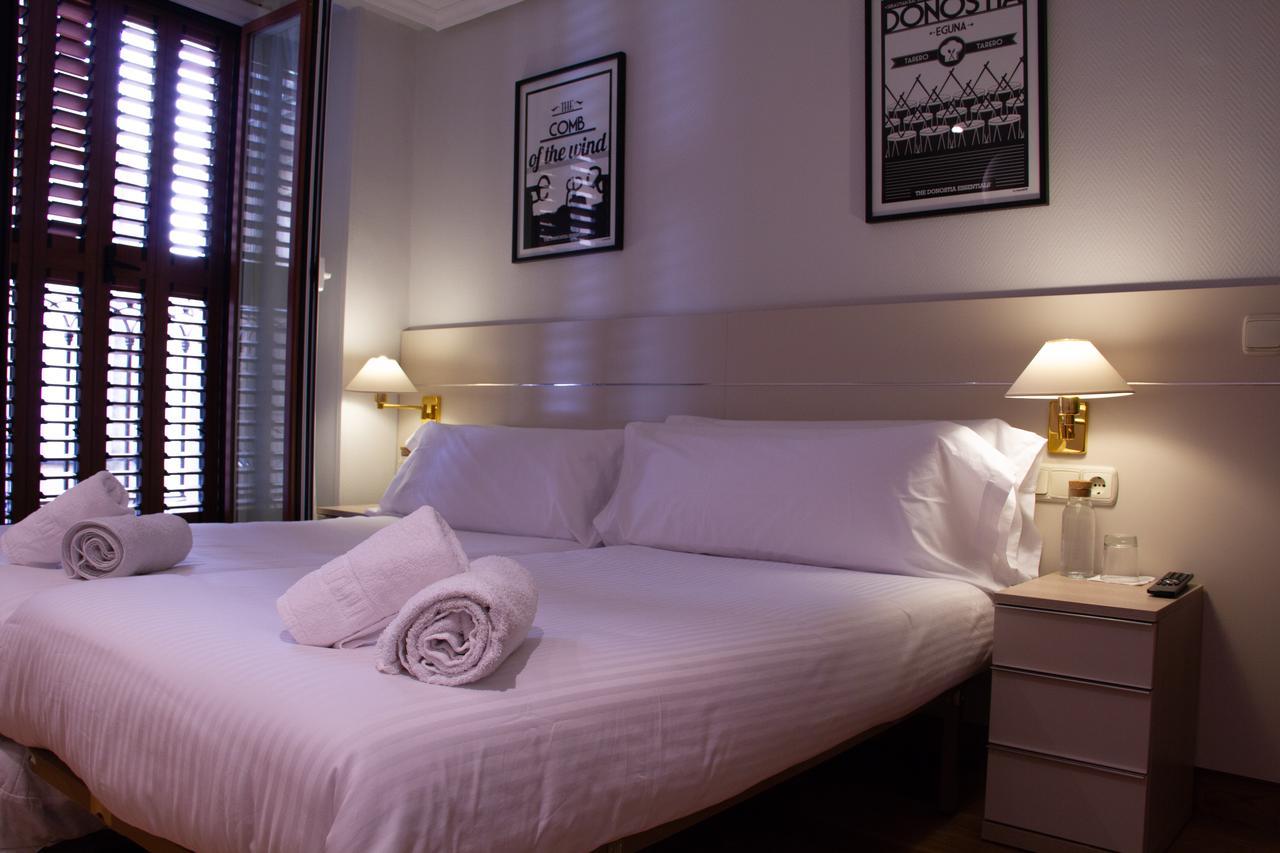 Pension Larrea San Sebastian Exterior photo